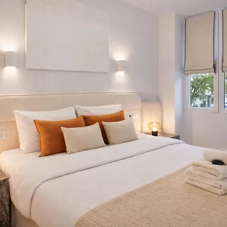 Beautiful Renovated With Ac - East Apartment *