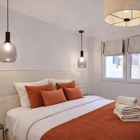 Beautiful Renovated With Ac - East Apartment