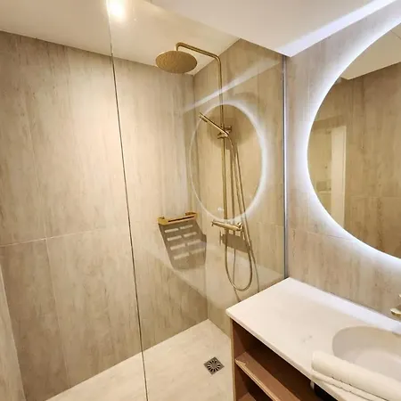 Beautiful Renovated With Ac - East * Paris